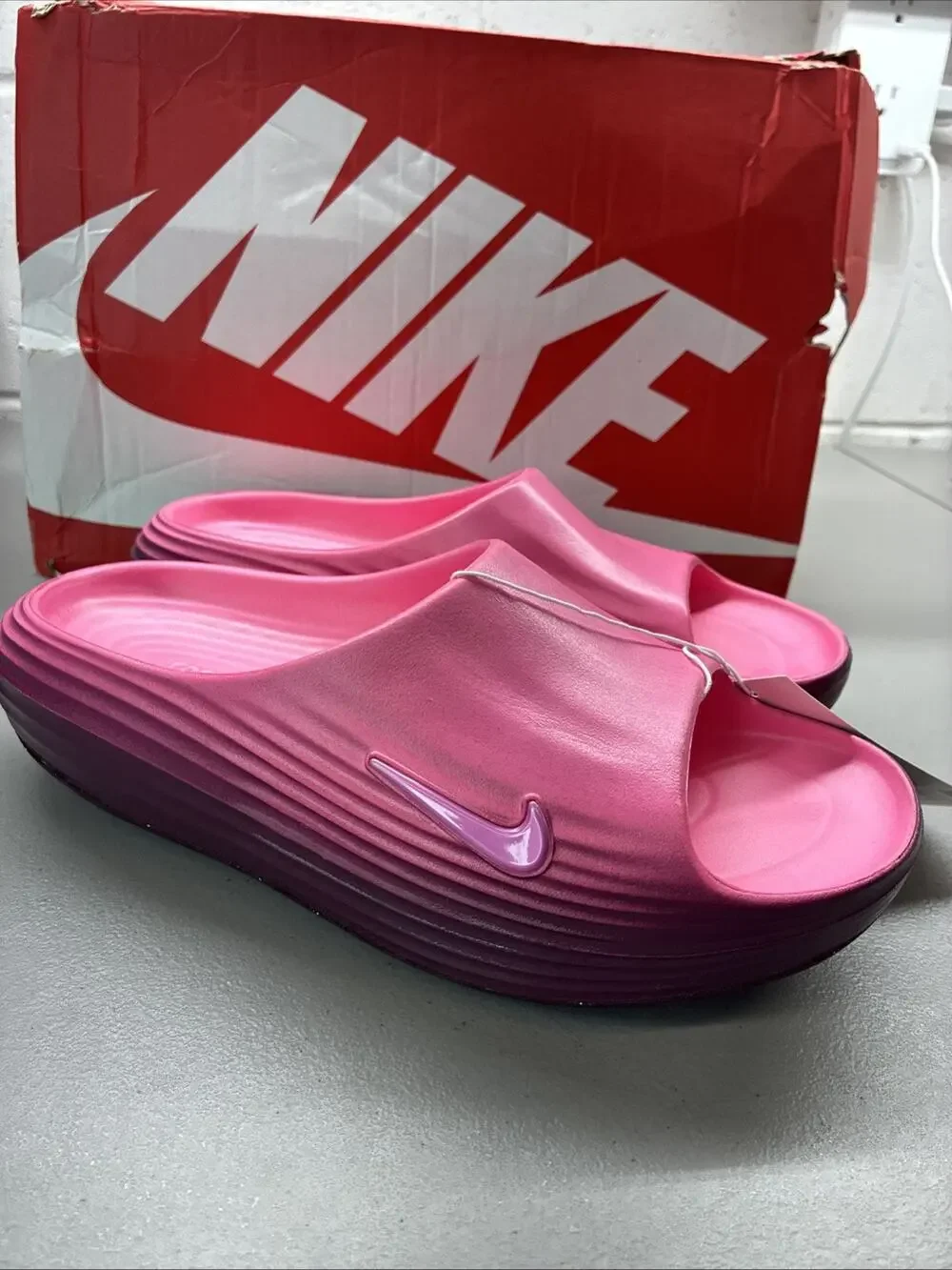 New Nike Women’s Pink Slide Sandals Foam Upper Logo Slip-On US Size 8 HV4484-602